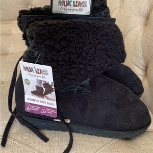 New Muk Luks Women's Black and Gray Knit Boots
